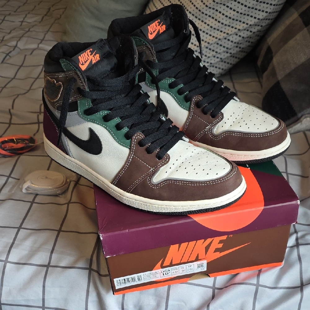 Nike Men's High-Top Sneakers - Brown, Black, and White